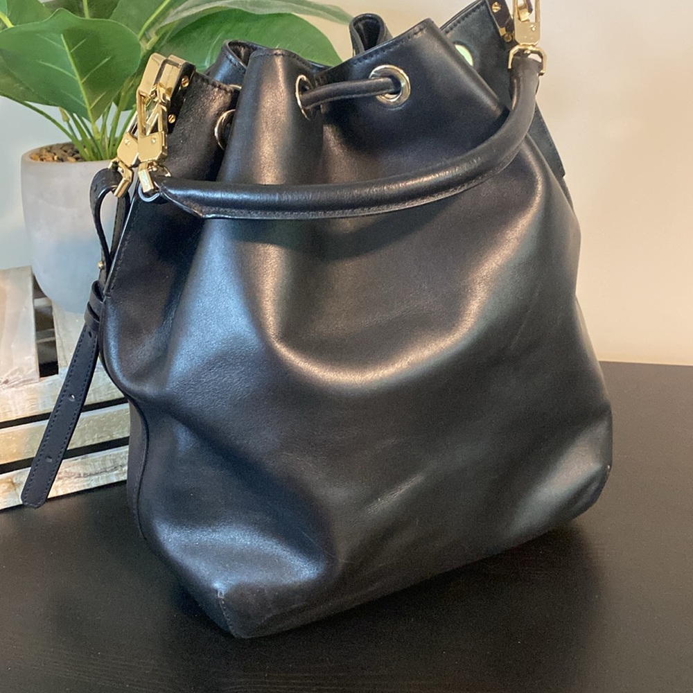 AUX Auxiliary Hobo Bucket Bag - Picture 7 of 15